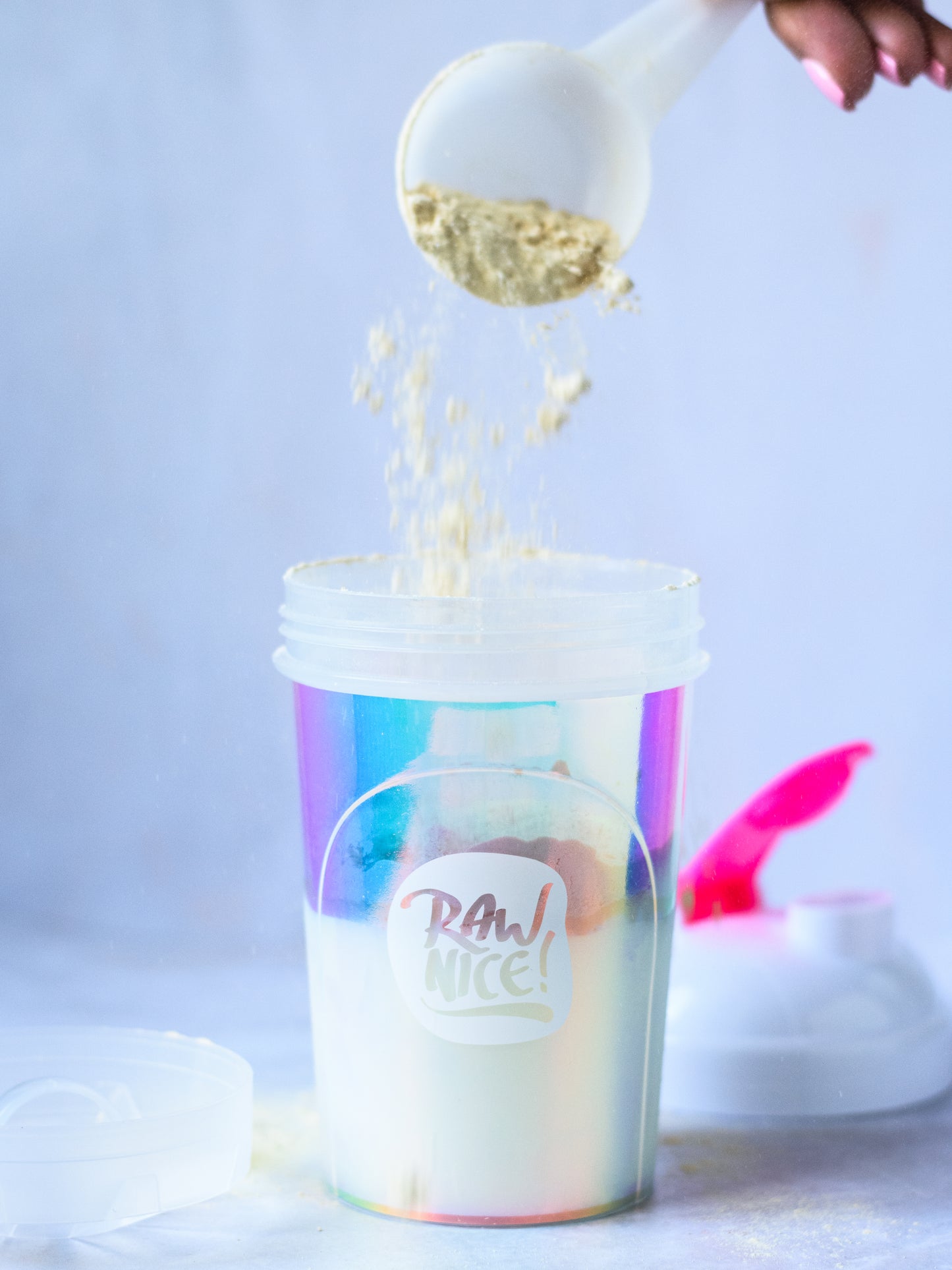 Shaker bottle iridescent