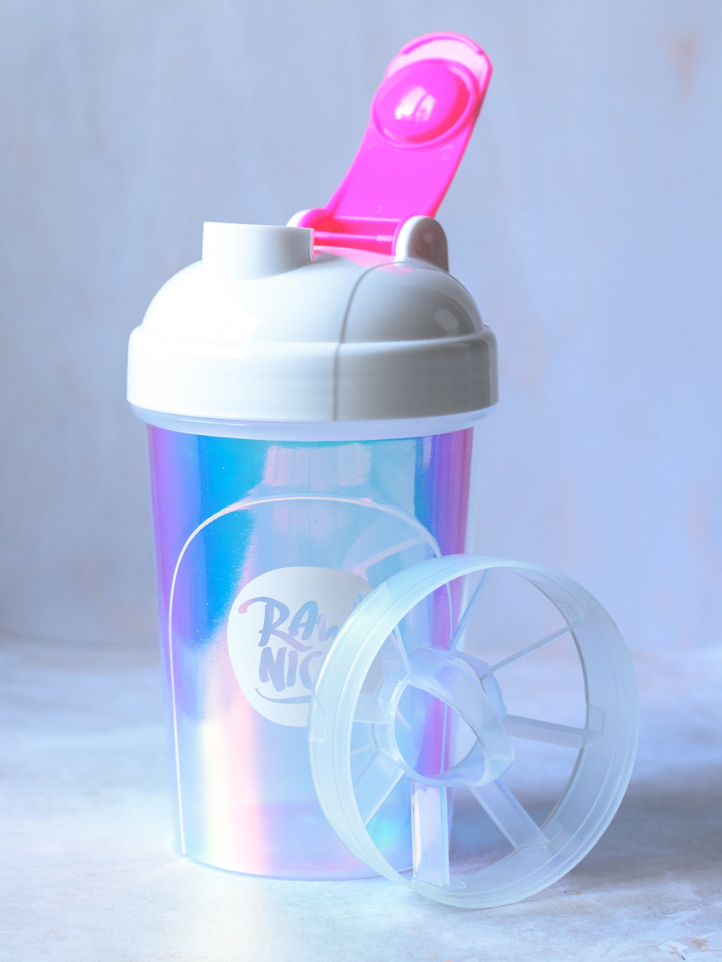 Shaker bottle iridescent